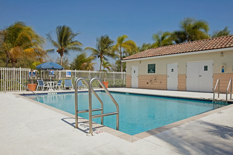 Extended Stay America Suites - Fort Lauderdale - Cypress Creek - Andrews Ave Dış mekan fotoğraf